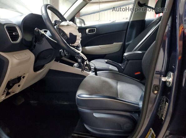 KMHRC8A3XPU212294 2023 HYUNDAI VENUE Синий Вид салона спереди
