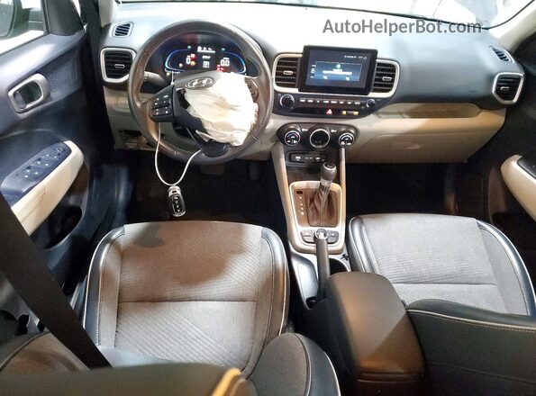 KMHRC8A3XPU212294 2023 HYUNDAI VENUE Синий Вид панели приборов