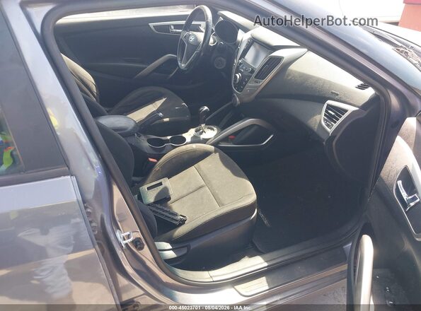 KMHTC6AD0HU306477 2017 HYUNDAI VELOSTER Серый Вид салона спереди
