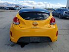 2017 Hyundai Veloster Base Желтый vin: KMHTC6AD0HU311338