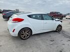 2017 Hyundai Veloster Белый vin: KMHTC6AD2HU305492