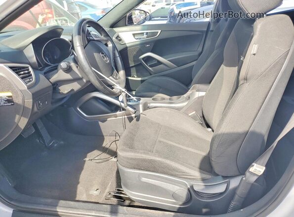 KMHTC6AD2HU317626 2017 HYUNDAI VELOSTER Silver Vista interior delantera