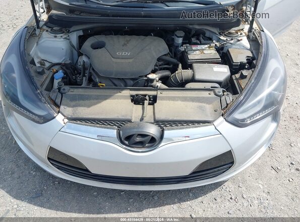 KMHTC6AD5HU314767 2017 HYUNDAI VELOSTER Silver Widok z tyłu