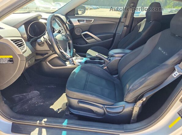 KMHTC6AD7HU306279 2017 HYUNDAI VELOSTER Silver Вид салону спереду
