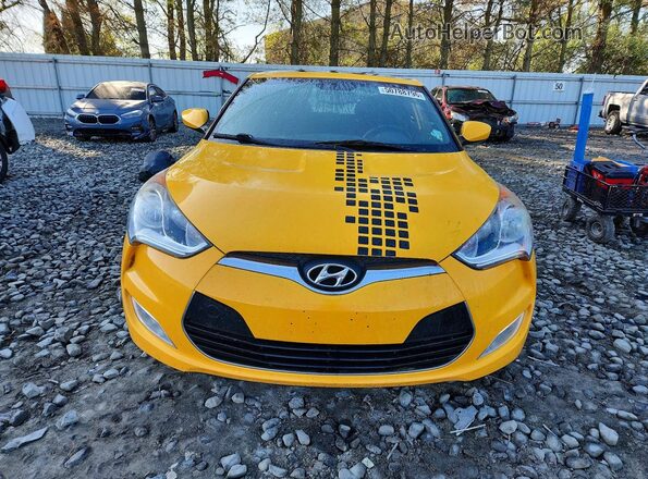 KMHTC6AD7HU320960 2017 HYUNDAI VELOSTER Желтый Вид спереди