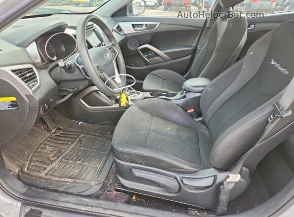 KMHTC6AD9GU271291 2016 HYUNDAI VELOSTER Серебряный Вид салона спереди