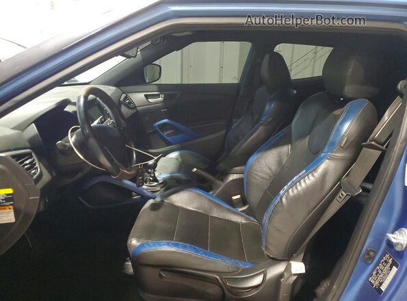 KMHTC6AE1GU261198 2016 HYUNDAI VELOSTER Синий Вид салона спереди