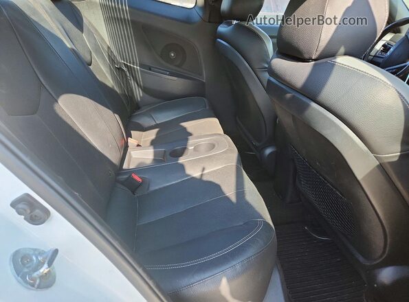 KMHTC6AE2GU302454 2016 HYUNDAI VELOSTER Белый Вид задних сидений