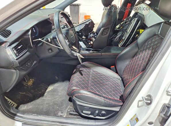 KMTG54TE9NU097859 2022 GENESIS G70 Белый Вид салона спереди