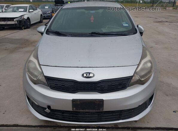 KNADM4A30H6024973 2017 KIA RIO Серебряный Вид спереди