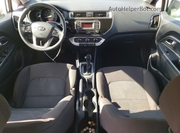 KNADM4A33G6647356 2016 KIA RIO Белый Вид панели приборов