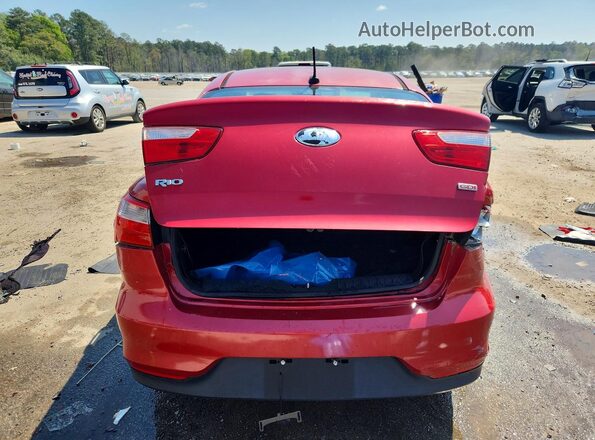 KNADM4A34H6061959 2017 KIA RIO Красный Вид сзади