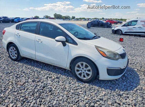 KNADM4A39G6639004 2016 KIA RIO Белый Передняя правая четверть