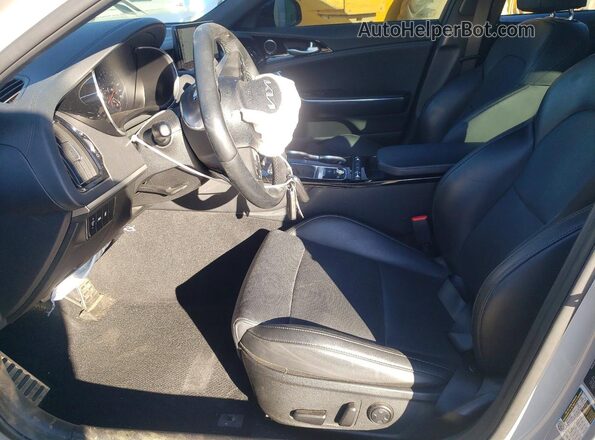 KNAE35LD8P6133540 2023 KIA STINGER Gray Vista interior delantera