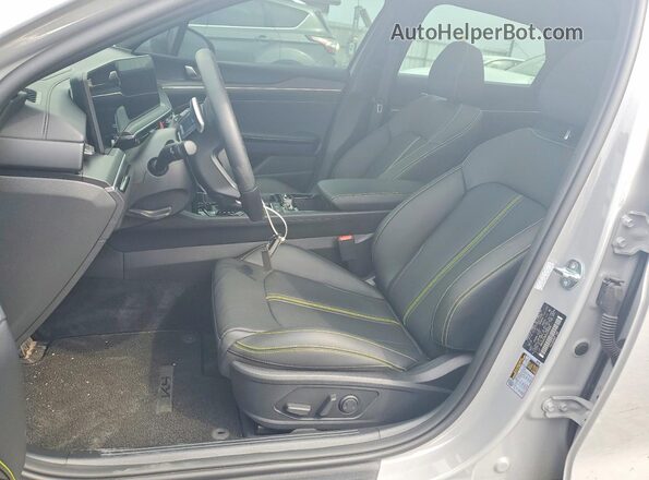 KNAG44J80S5295036 2025 KIA K5 Gray Widok wnętrza z przodu