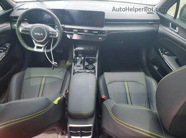 KNAG44J80S5295036 2025 KIA K5 Gray Widok deski rozdzielczej