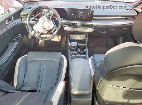 KNAG64J73S5352234 2025 KIA K5 Красный Вид панели приборов