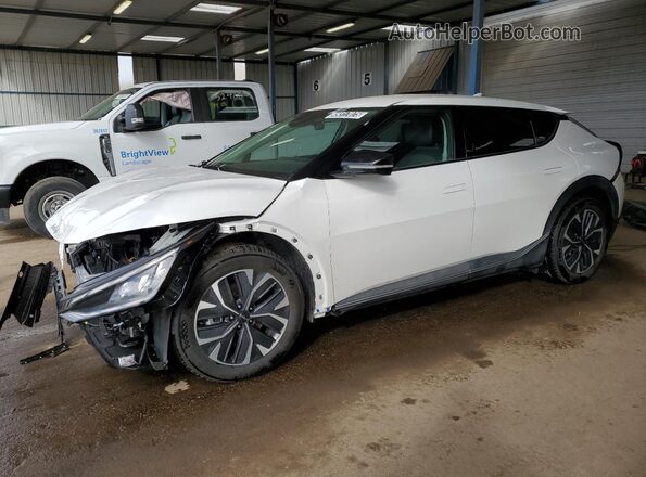 KNDC3DLC2R5198484 2024 KIA EV6 White Vista tres cuartos delantera izquierda