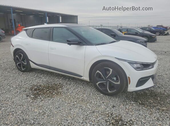 KNDC4DLC5R5223424 2024 KIA EV6 Белый Передняя правая четверть