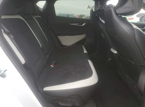 KNDC4DLC5R5223424 2024 KIA EV6 Белый Вид задней части салона