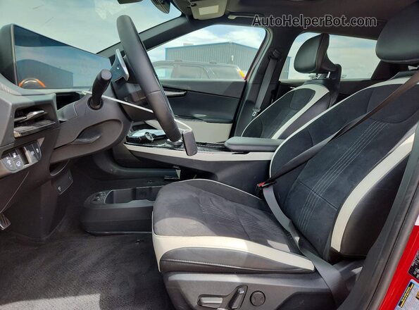 KNDC4DLC9P5122772 2023 KIA EV6 Красный Вид салона спереди