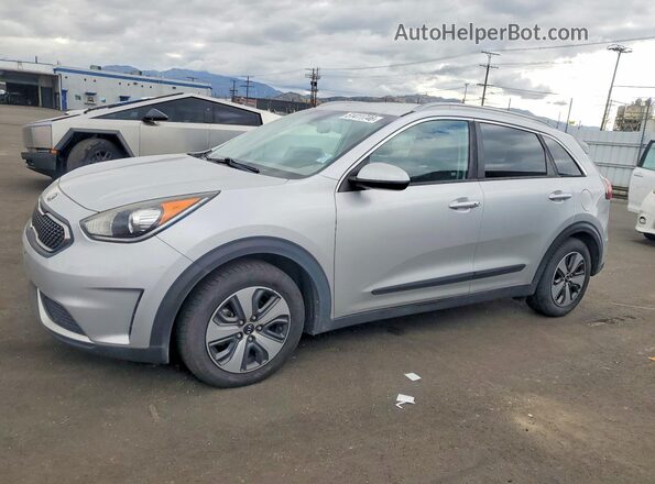 KNDCB3LC0H5044920 2017 KIA NIRO Серебряный Передняя левая четверть