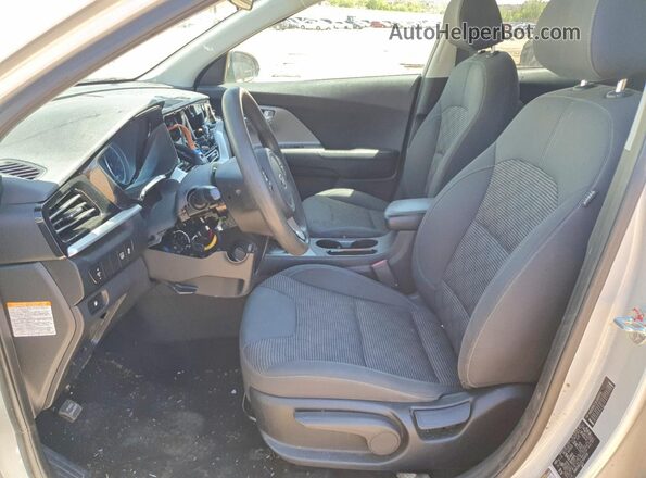 KNDCB3LC2L5369156 2020 KIA NIRO Серебряный Вид салона спереди