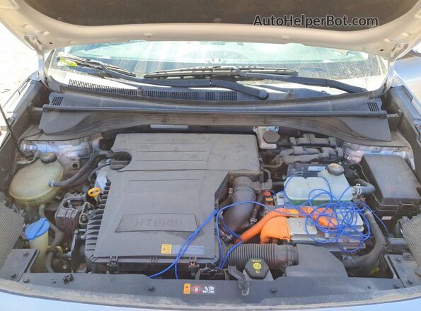 KNDCB3LC2L5369156 2020 KIA NIRO Серебряный Вид задней части салона