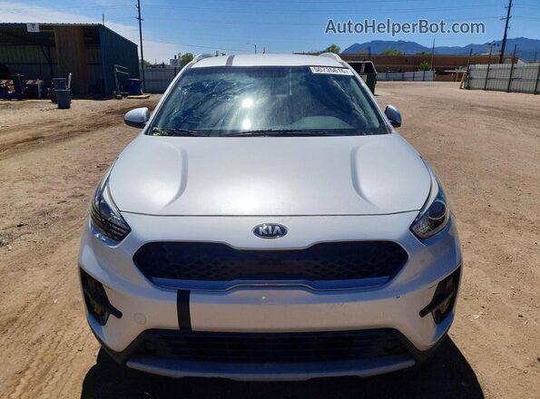 KNDCB3LC2L5369156 2020 KIA NIRO Серебряный Вид спереди