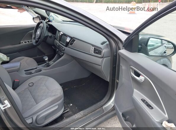 KNDCB3LC4H5070971 2017 KIA NIRO Серый Вид салона спереди