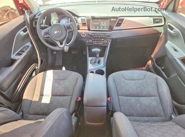KNDCB3LC4J5113517 2018 KIA NIRO Красный Вид панели приборов
