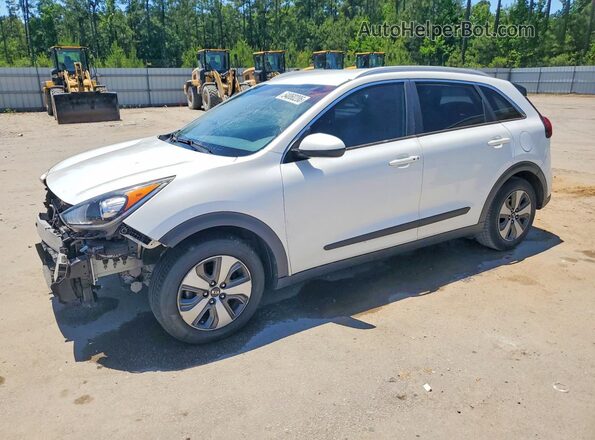 KNDCB3LC7H5066090 2017 KIA NIRO Белый Передняя левая четверть