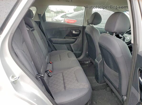 KNDCB3LC7L5374692 2020 KIA NIRO Серебряный Вид задних сидений
