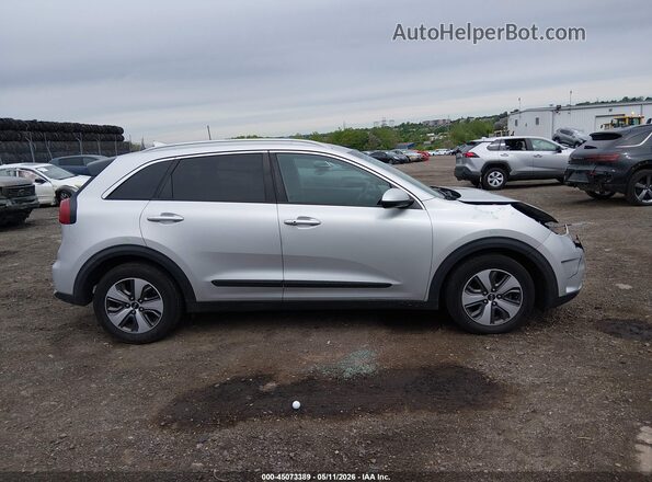 KNDCB3LC8J5125525 2018 KIA NIRO Серебряный Вид задней части салона