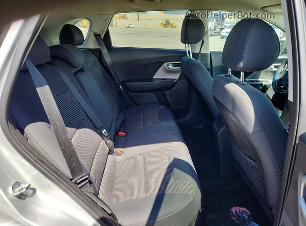 KNDCB3LC8K5351565 2019 KIA NIRO Серебряный Вид задних сидений