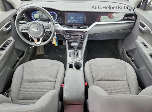 KNDCB3LC8L5424760 2020 KIA NIRO Белый Вид панели приборов