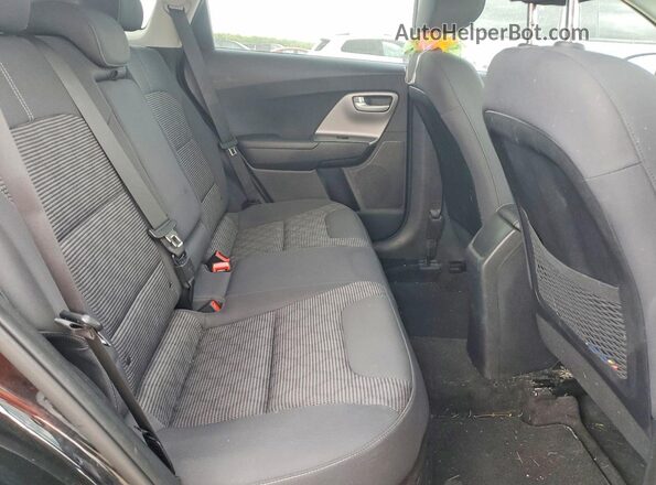 KNDCB3LC9J5136663 2018 KIA NIRO Черный Вид задних сидений