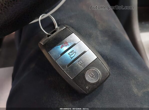 KNDCB3LCXH5048831 2017 KIA NIRO White Առջևի վահանակի տեսք