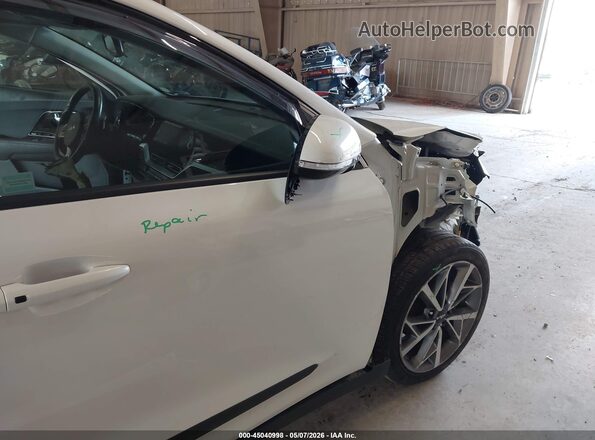 KNDCC3LC0N5545122 2022 KIA NIRO Белый 
