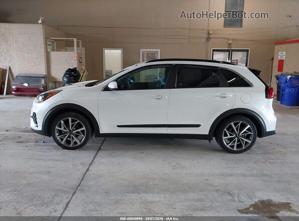 KNDCC3LC0N5545122 2022 KIA NIRO Белый 