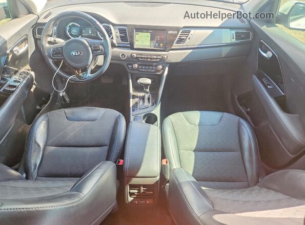 KNDCC3LC1H5055874 2017 KIA NIRO White Widok deski rozdzielczej