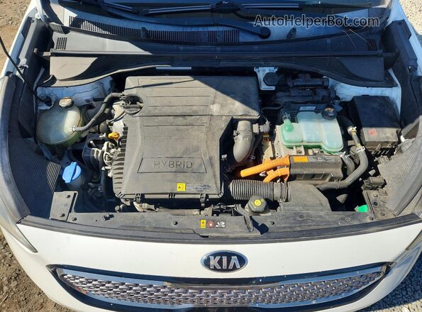 KNDCC3LC1H5055874 2017 KIA NIRO White Widok komory silnika