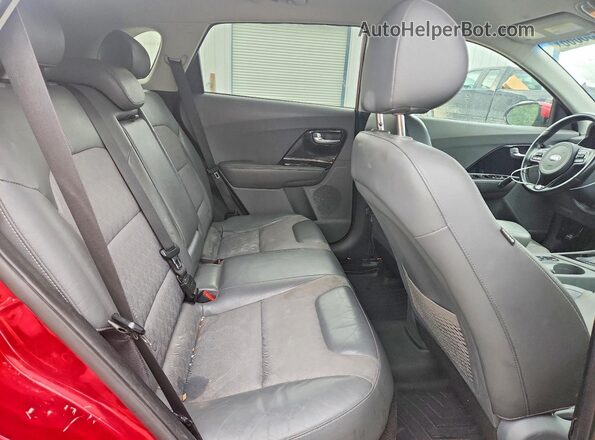 KNDCC3LC2H5057911 2017 KIA NIRO Red Vista de los asientos traseros