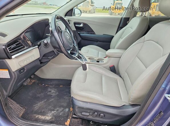 KNDCC3LC3M5468230 2021 KIA NIRO Синий Вид салона спереди