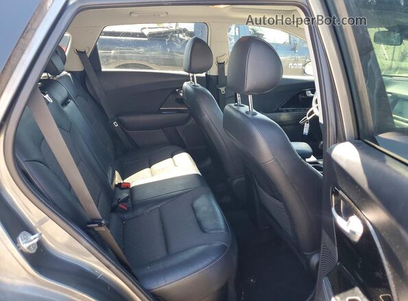 KNDCC3LC5H5049544 2017 KIA NIRO Серый Вид задней части салона
