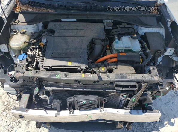 KNDCC3LC8H5052082 2017 KIA NIRO White Widok komory silnika