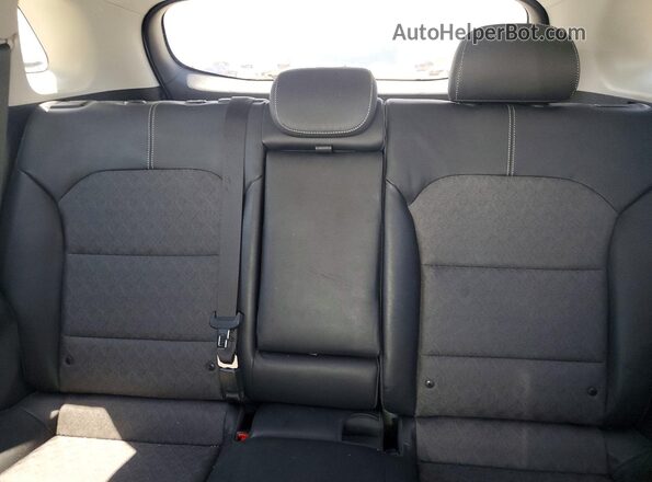 KNDCC3LC8H5052082 2017 KIA NIRO White Widok tylnych siedzeń