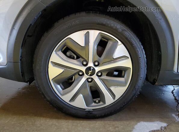 KNDCC3LG2N5161071 2022 KIA NIRO Серебряный 