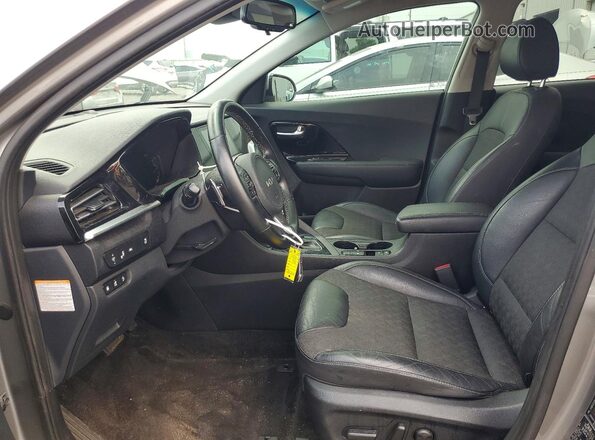 KNDCD3LD8N5497620 2022 KIA NIRO Gray Vista interior delantera