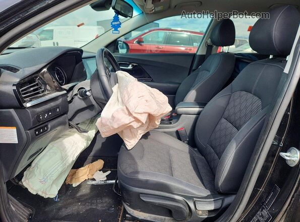 KNDCM3LD1N5503239 2022 KIA NIRO Черный Вид салона спереди